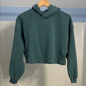 Vuori Women's Sedona Cropped Hoodie